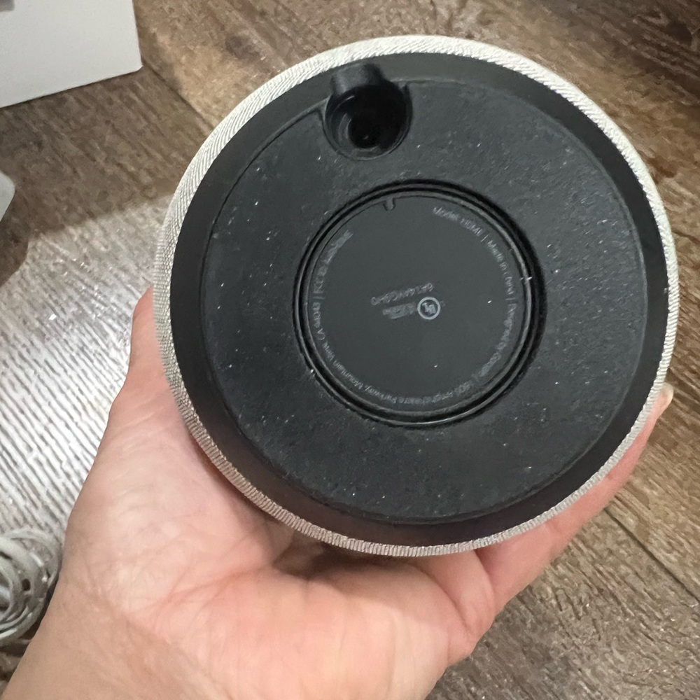 Google Home voice activated Smart Speaker - White and Gray - Picture 7 of 11